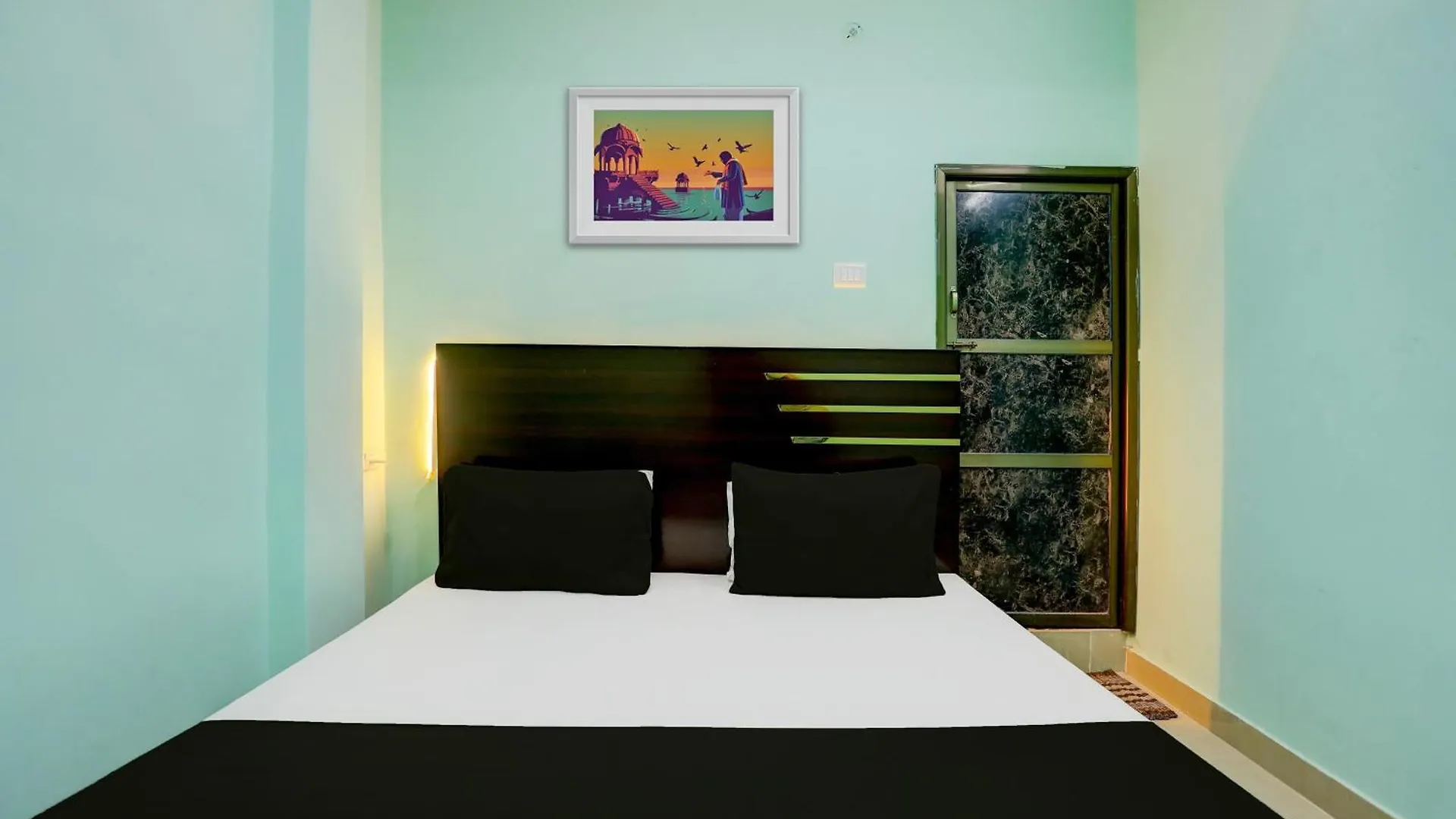 Hotel O Flagship Kamla P Guest House Varanasi India